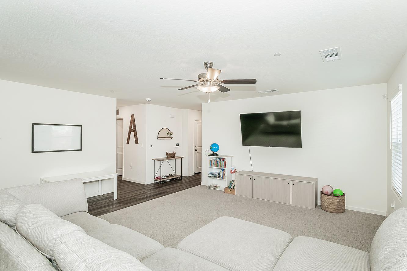 1105 E Packwood, Visalia, CA 93292