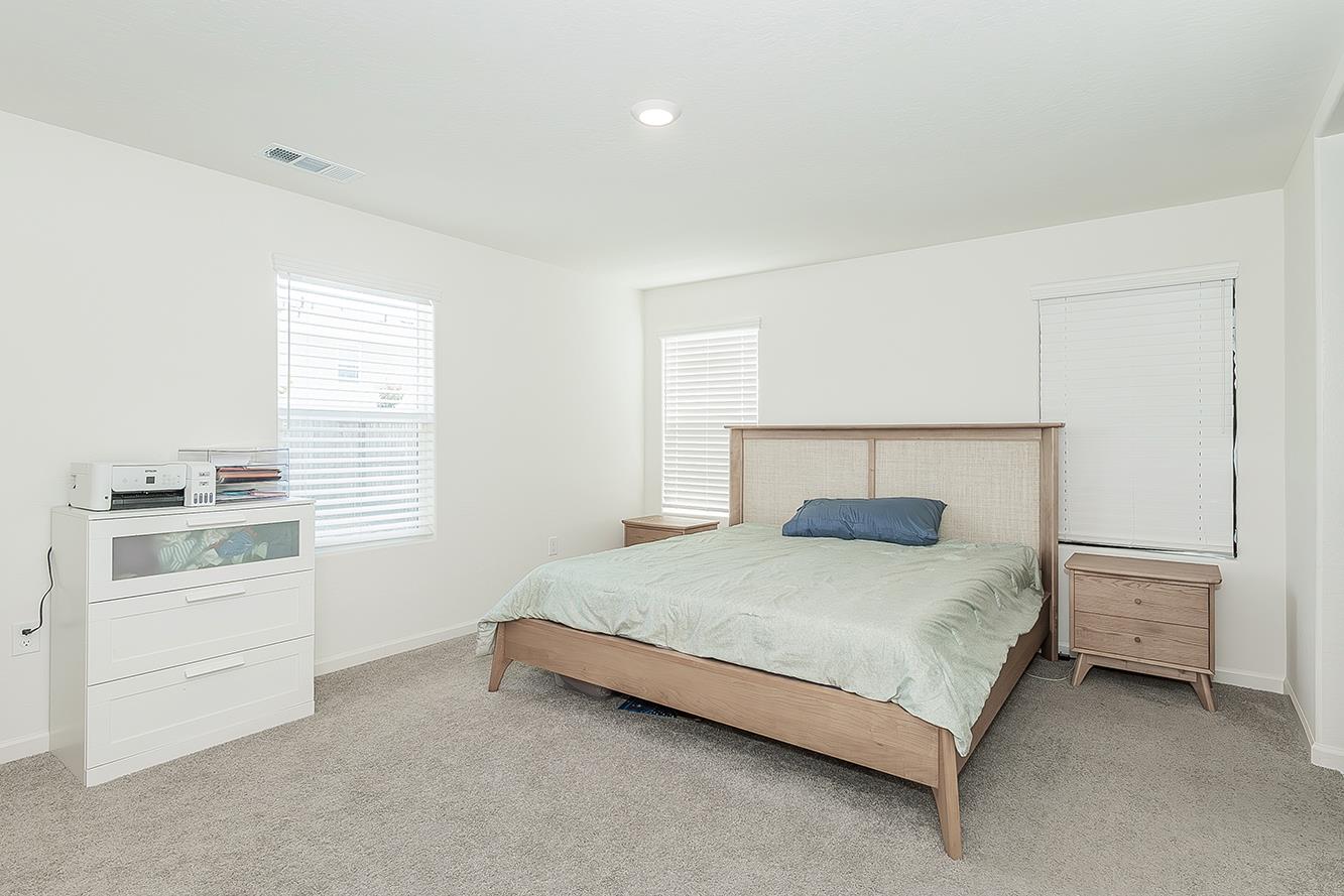 1105 E Packwood, Visalia, CA 93292