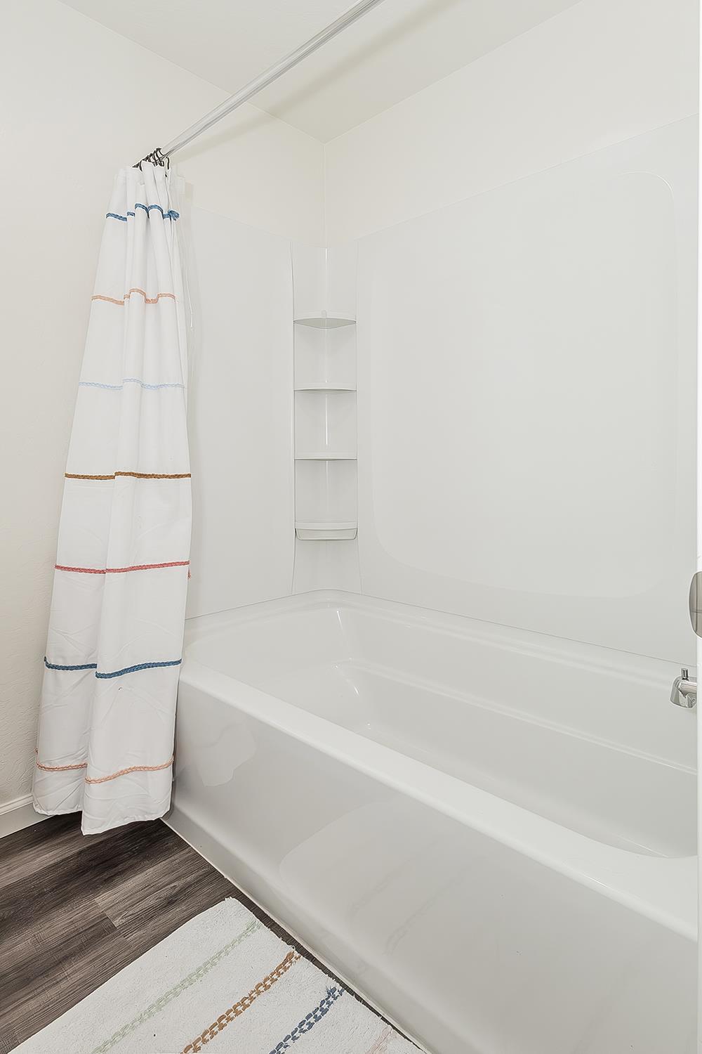 1105 E Packwood, Visalia, CA 93292