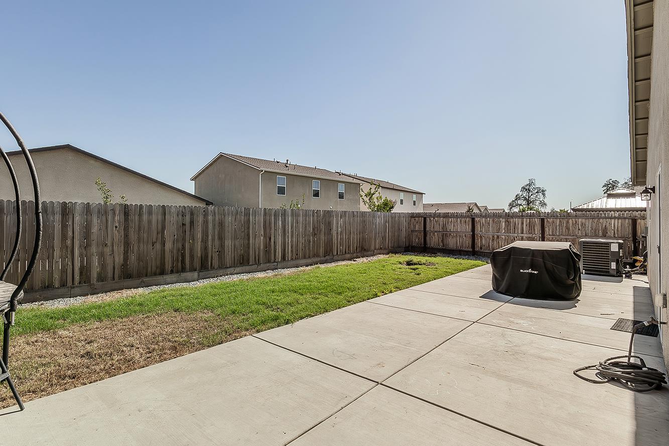 1105 E Packwood, Visalia, CA 93292