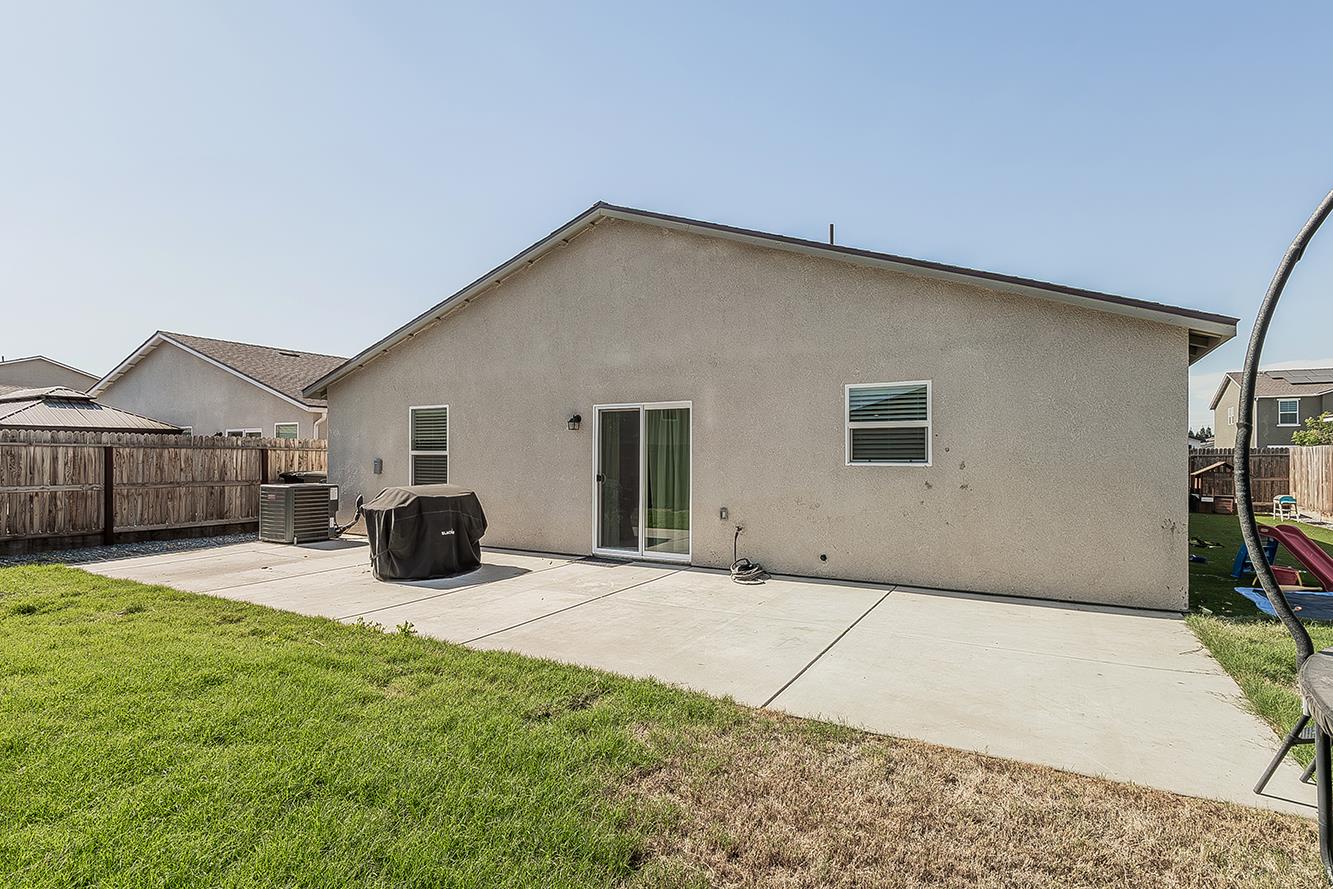 1105 E Packwood, Visalia, CA 93292