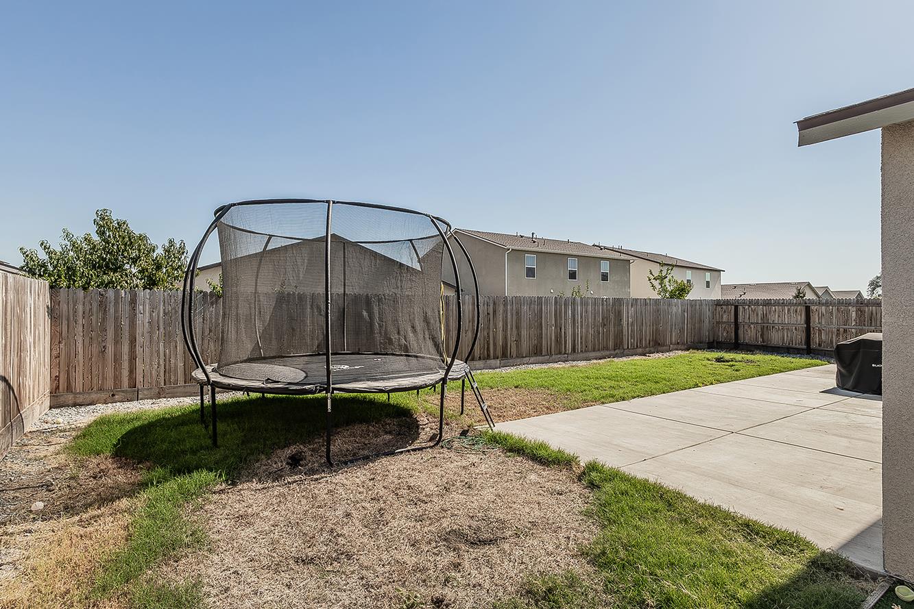 1105 E Packwood, Visalia, CA 93292