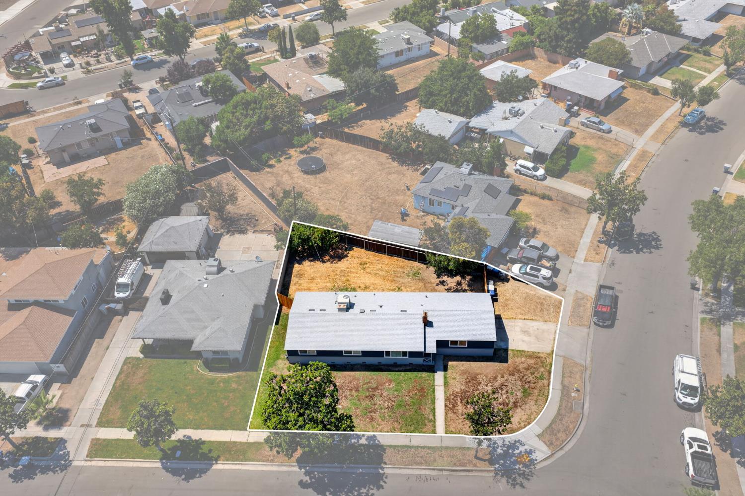 1014 W Marilyn Way, Fresno, CA 93728