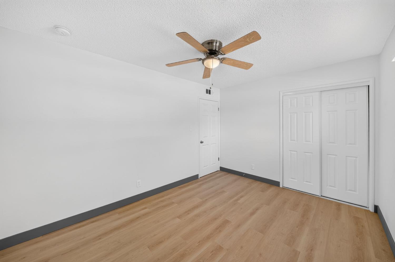 1014 W Marilyn Way, Fresno, CA 93728