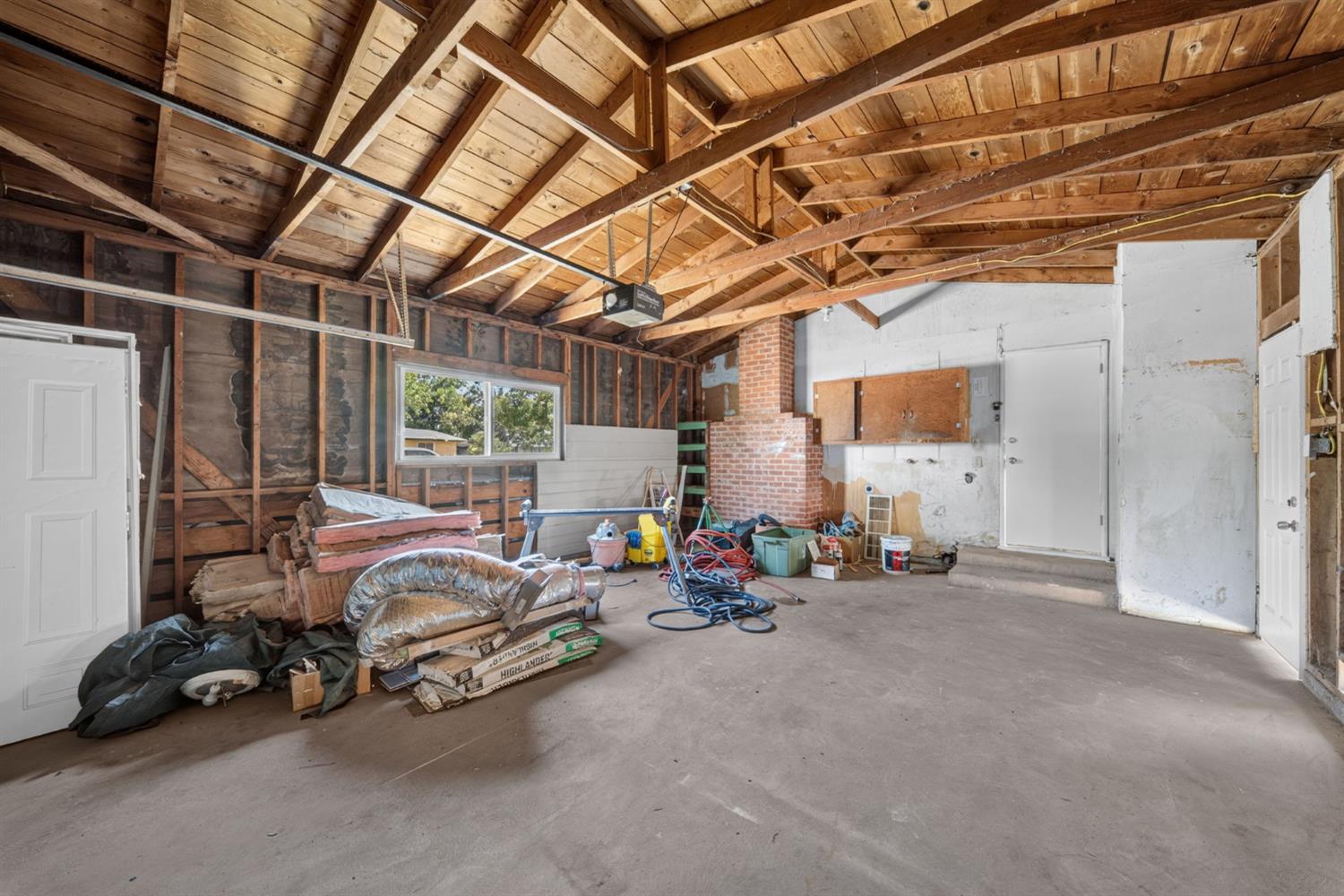 1014 W Marilyn Way, Fresno, CA 93728