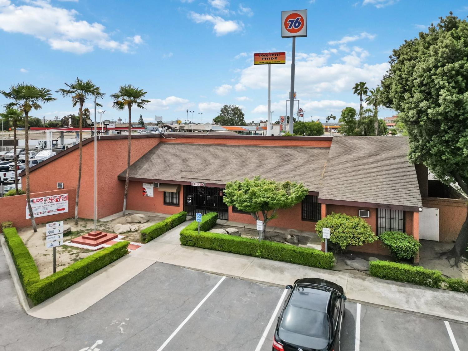 2559 S East Ave, Fresno, CA 93706