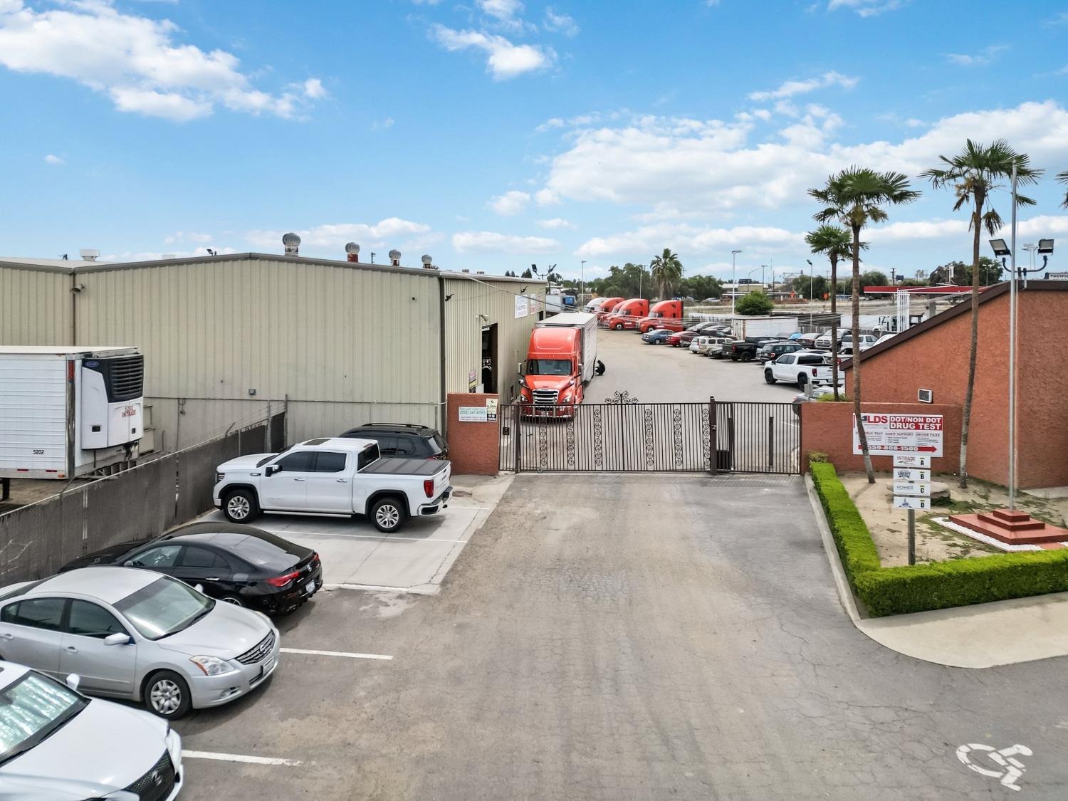 2559 S East Ave, Fresno, CA 93706