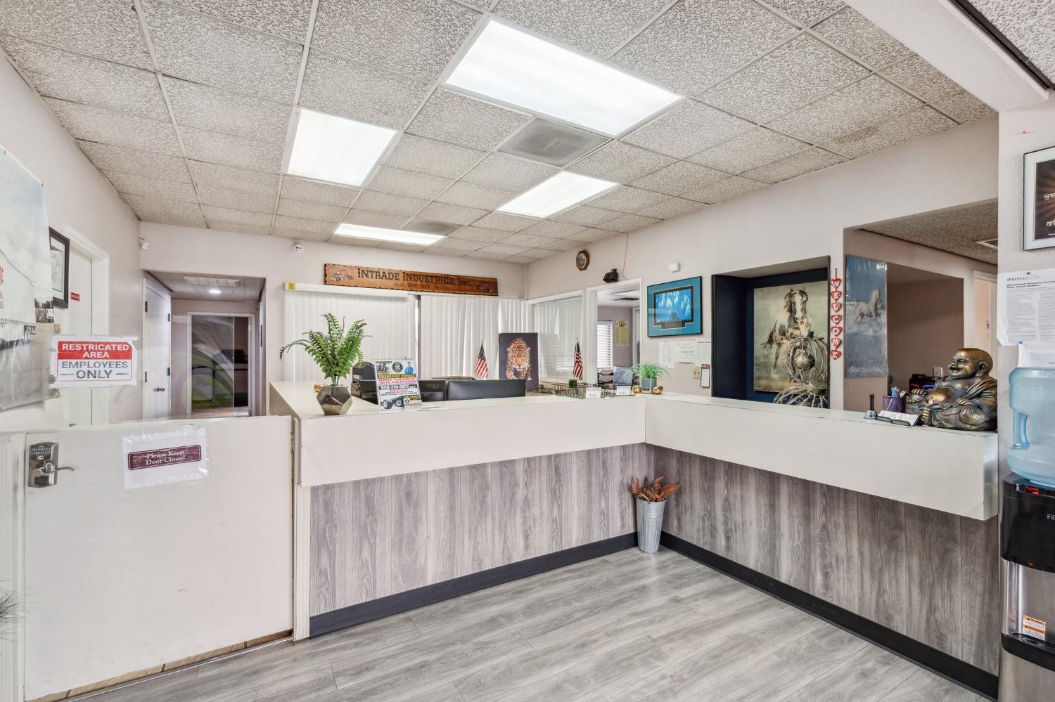 2559 S East Ave, Fresno, CA 93706