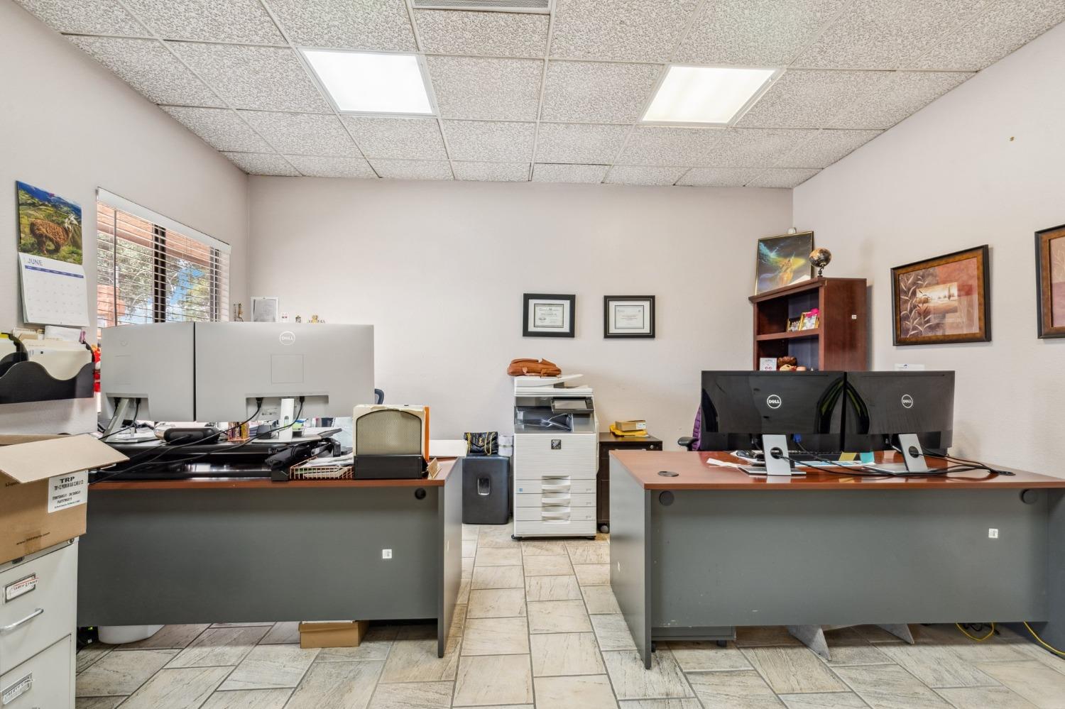 2559 S East Ave, Fresno, CA 93706
