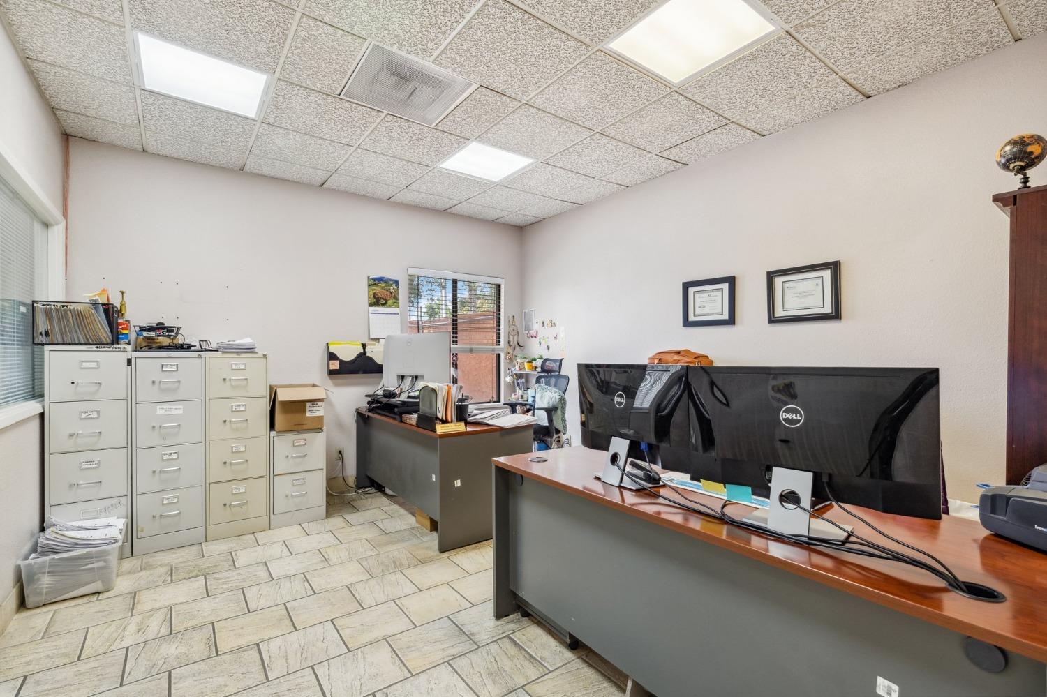 2559 S East Ave, Fresno, CA 93706