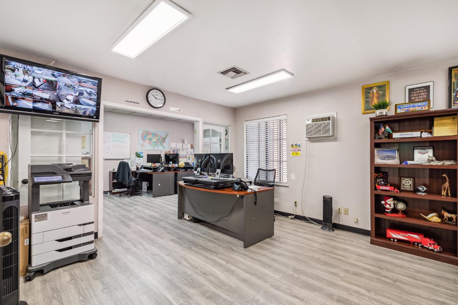2559 S East Ave, Fresno, CA 93706