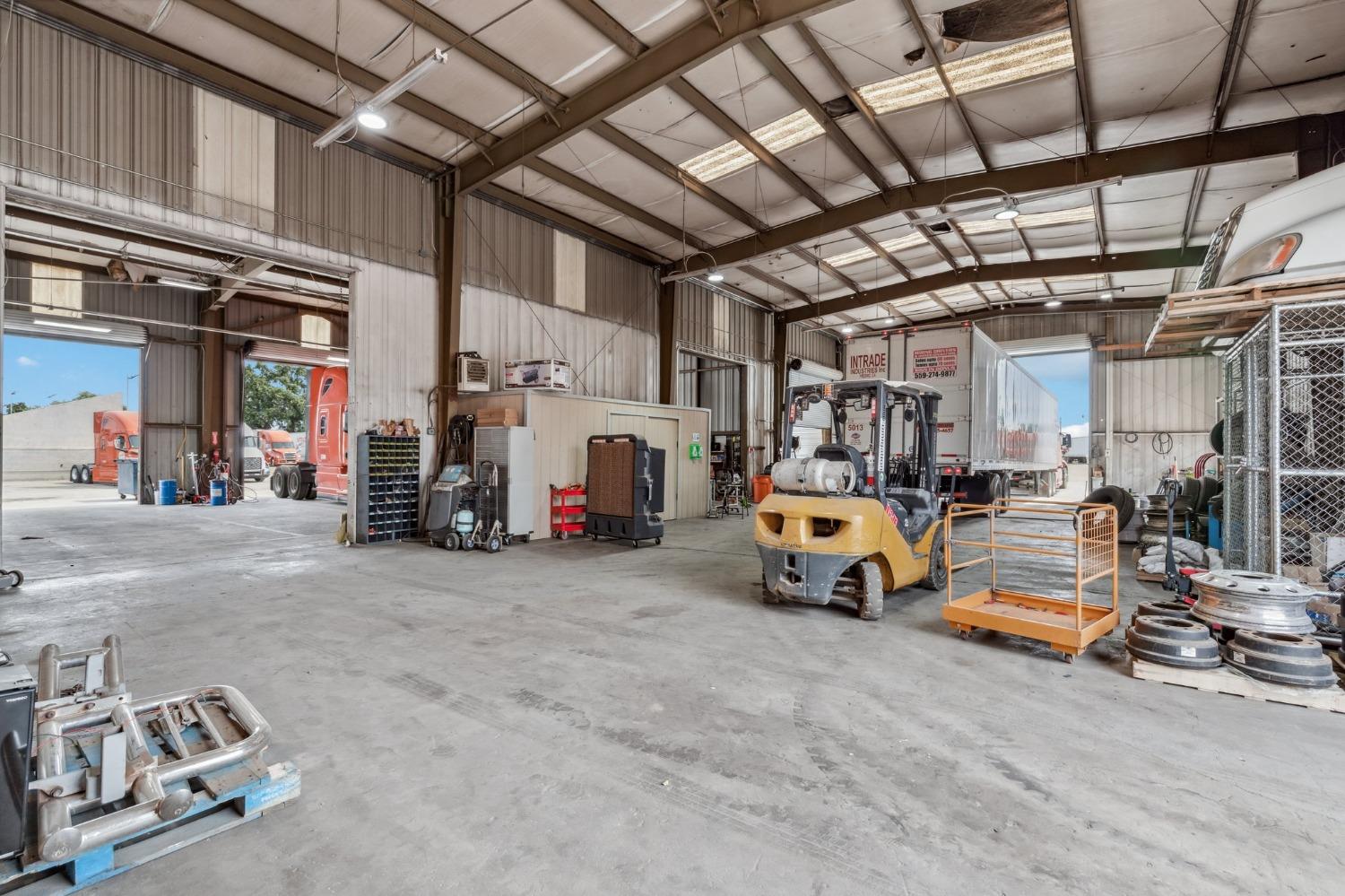 2559 S East Ave, Fresno, CA 93706