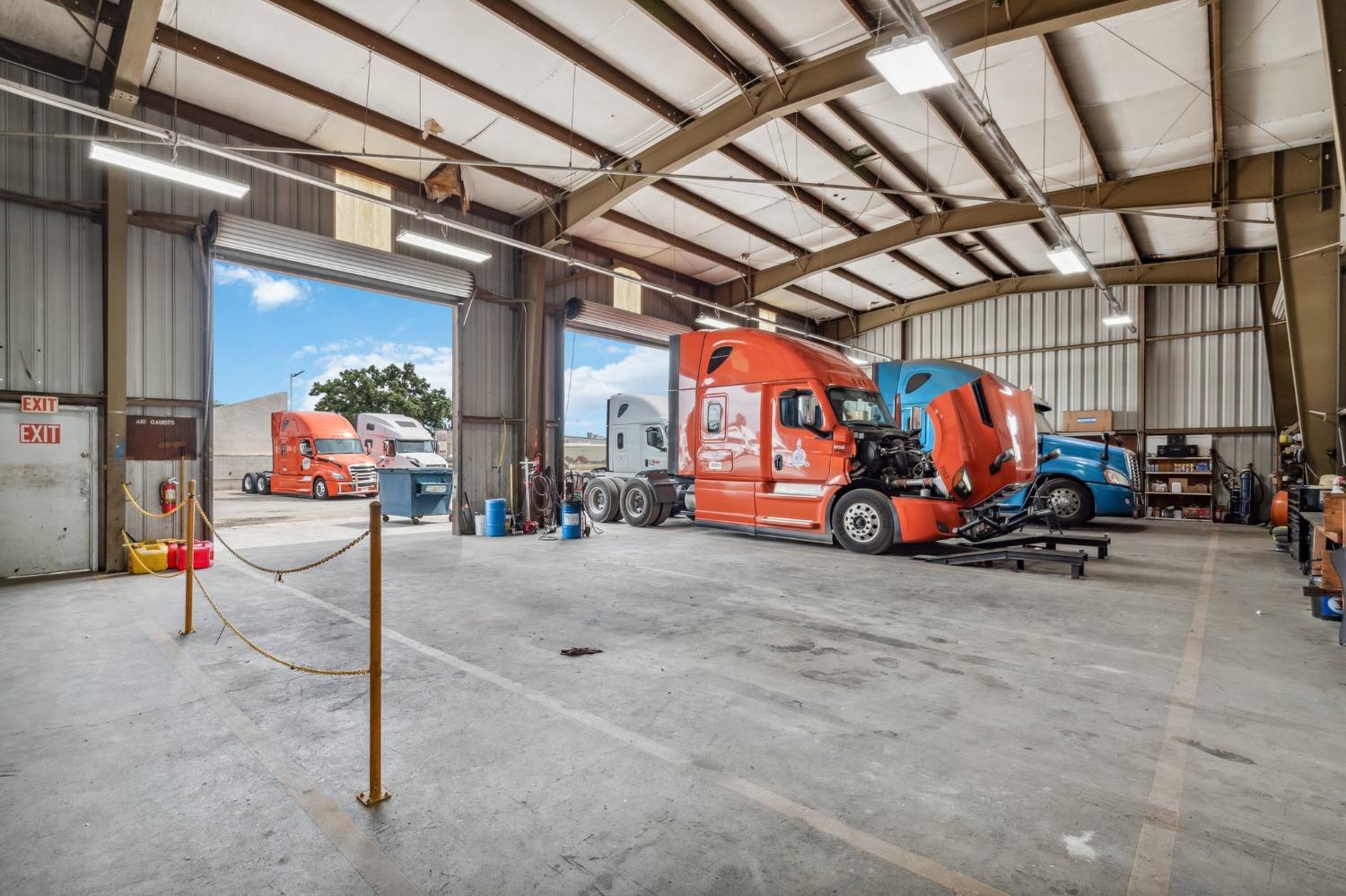 2559 S East Ave, Fresno, CA 93706