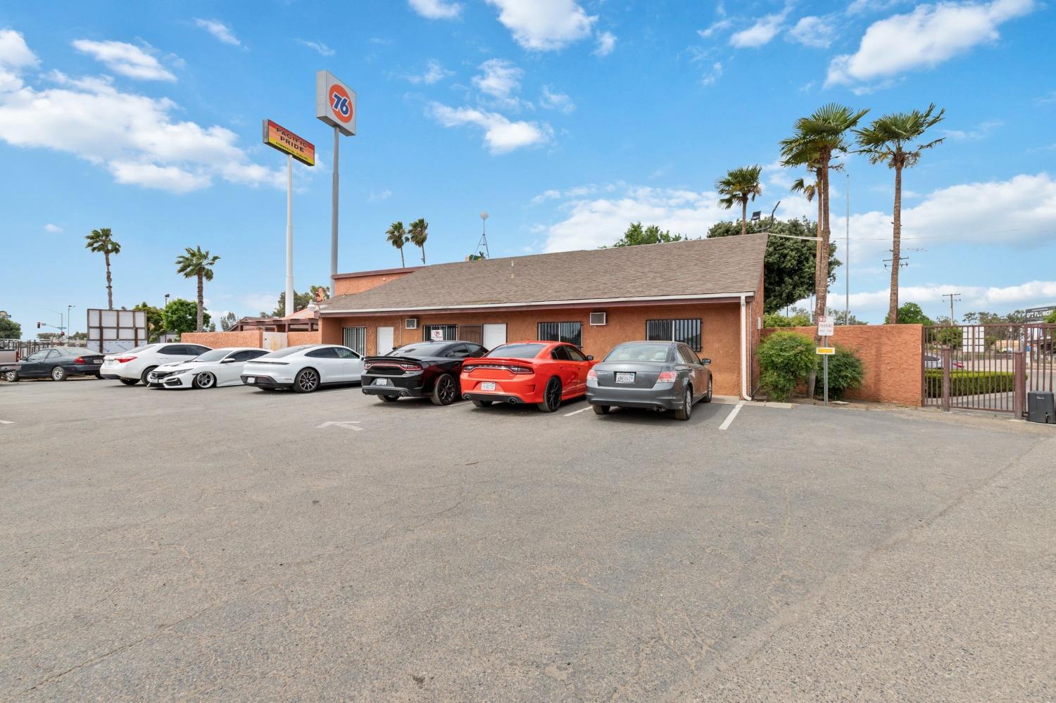 2559 S East Ave, Fresno, CA 93706