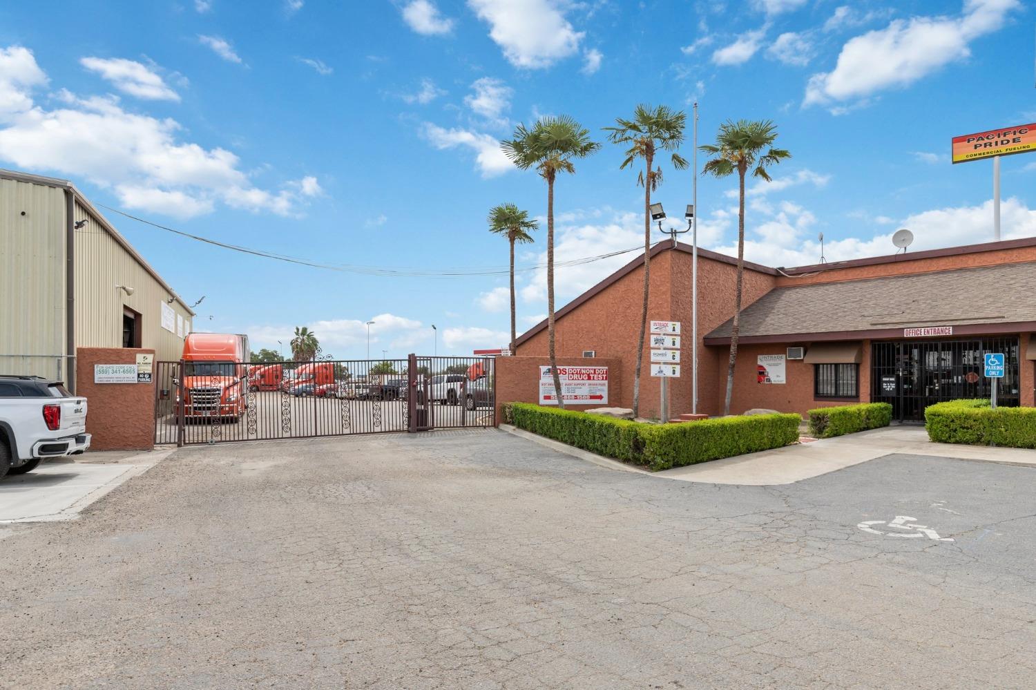 2559 S East Ave, Fresno, CA 93706