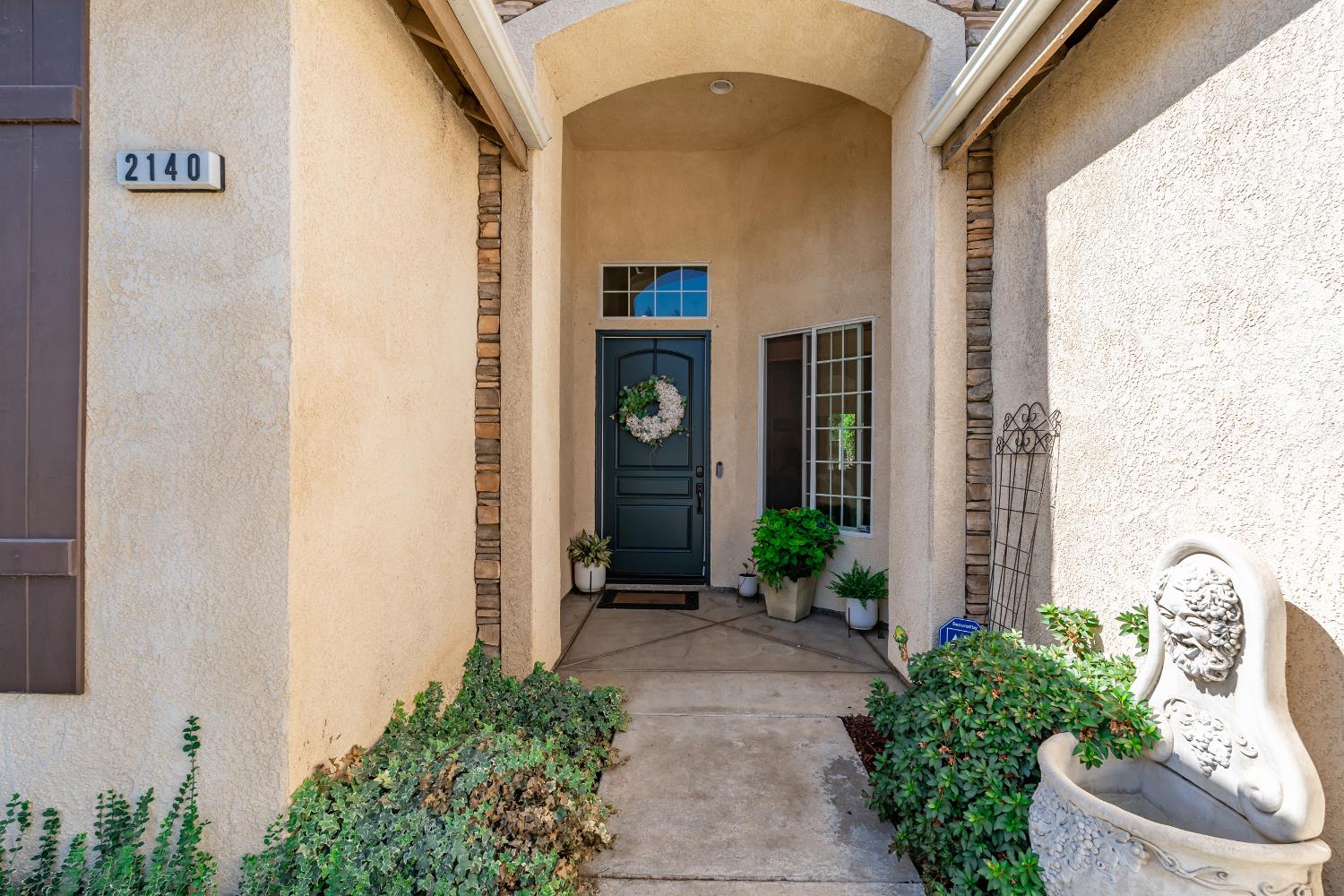 2140 Serena Ave, Clovis, CA 93619