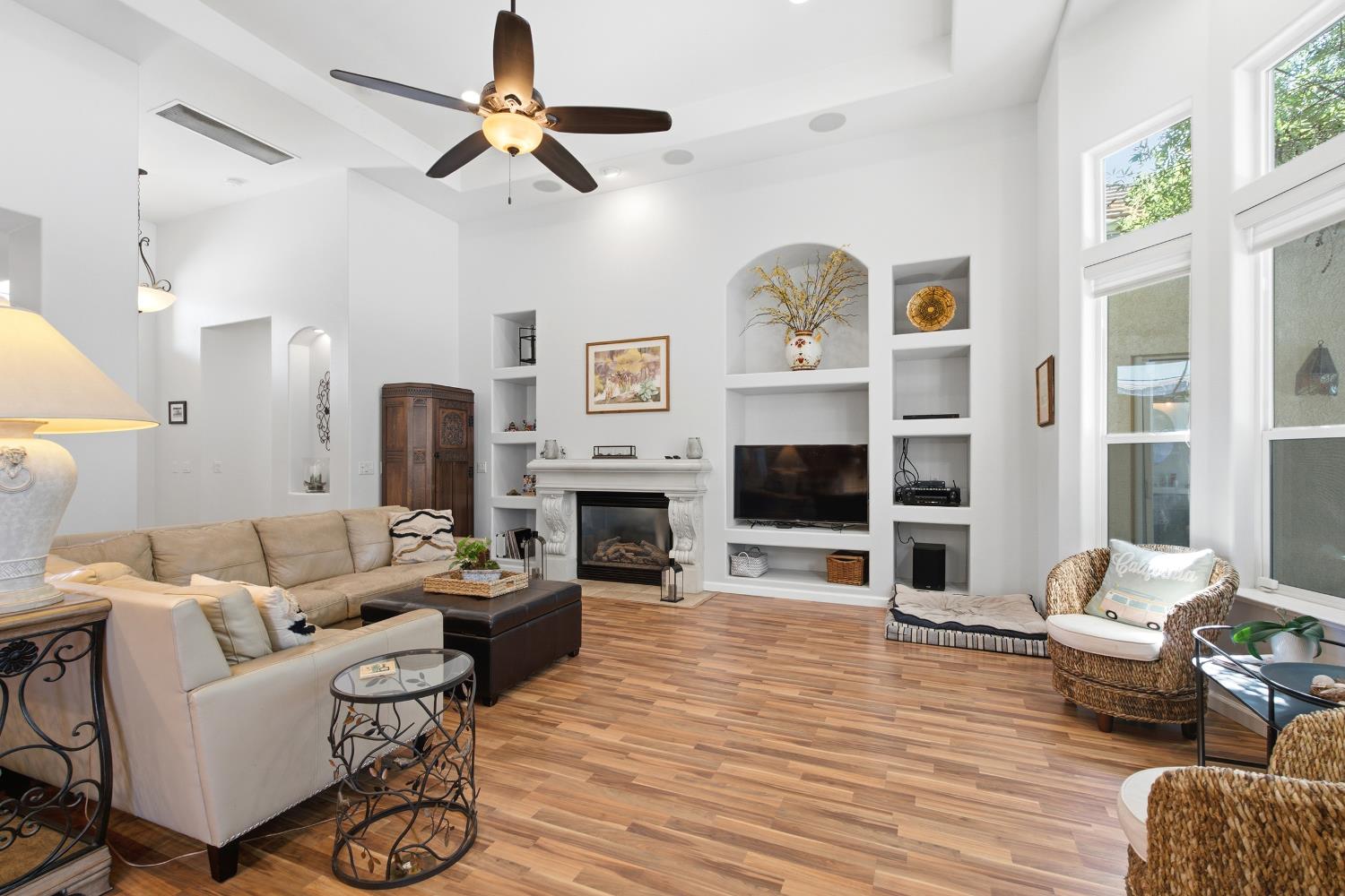 2140 Serena Ave, Clovis, CA 93619
