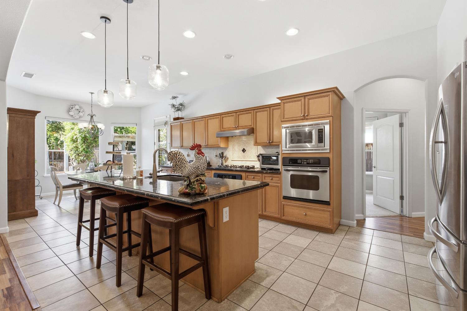 2140 Serena Ave, Clovis, CA 93619