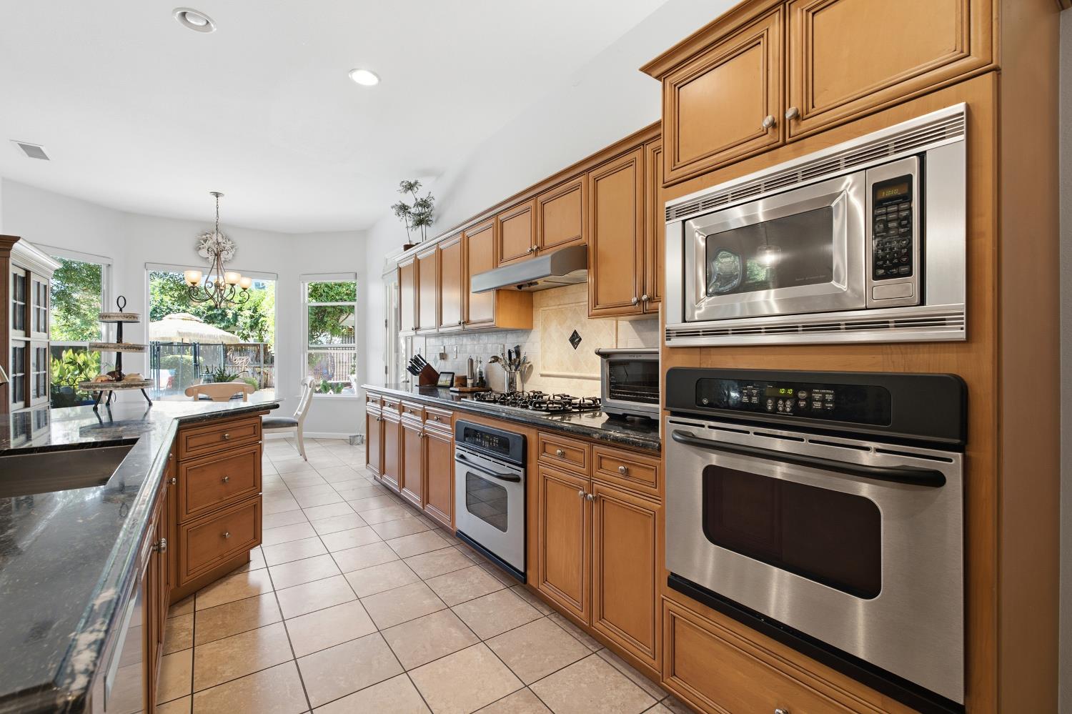 2140 Serena Ave, Clovis, CA 93619
