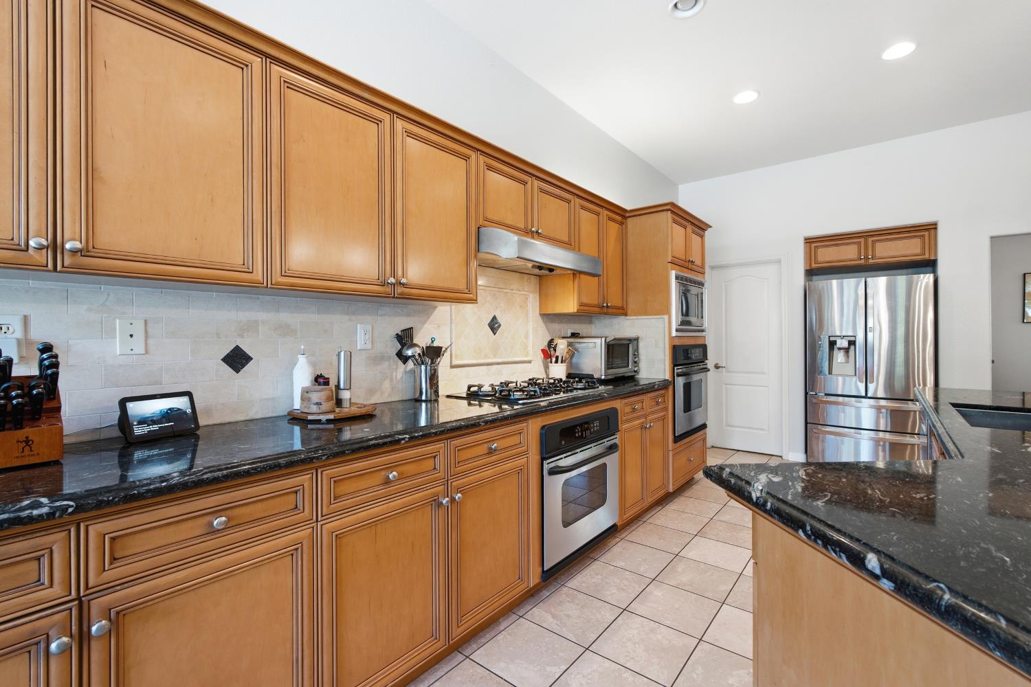 2140 Serena Ave, Clovis, CA 93619