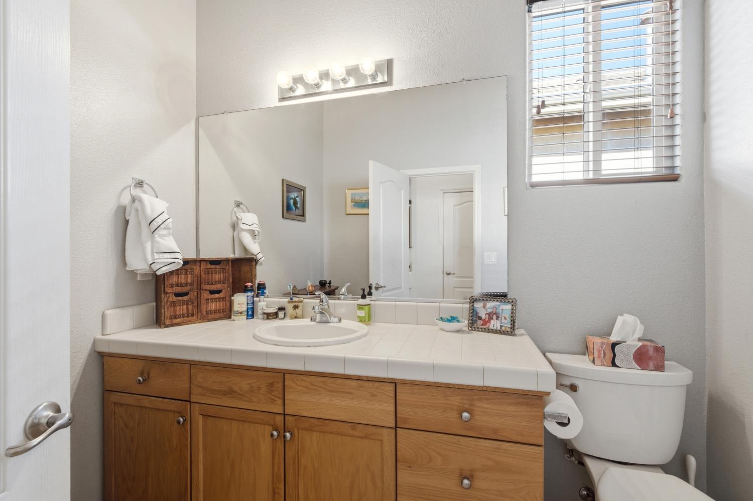 2140 Serena Ave, Clovis, CA 93619