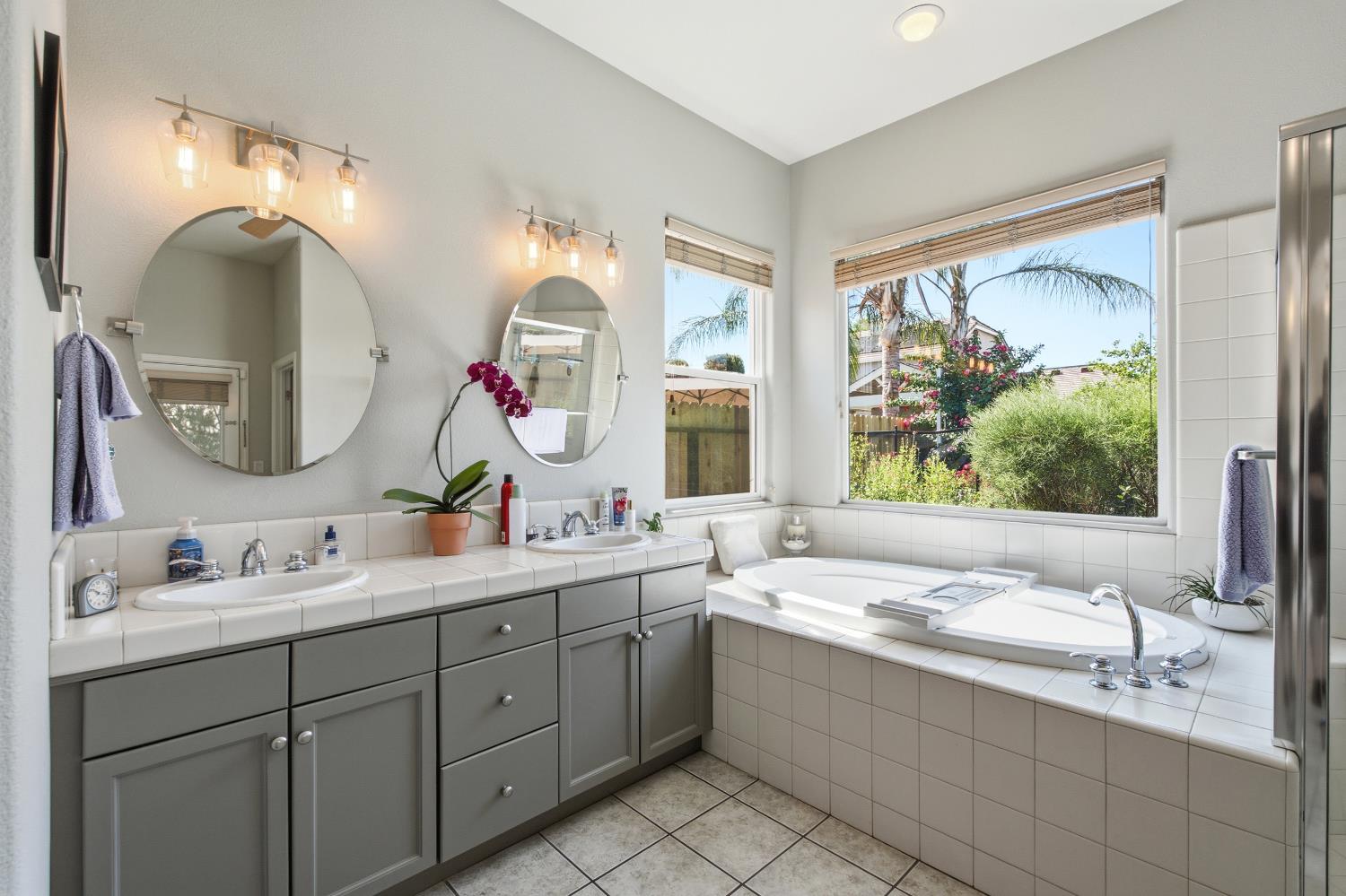 2140 Serena Ave, Clovis, CA 93619