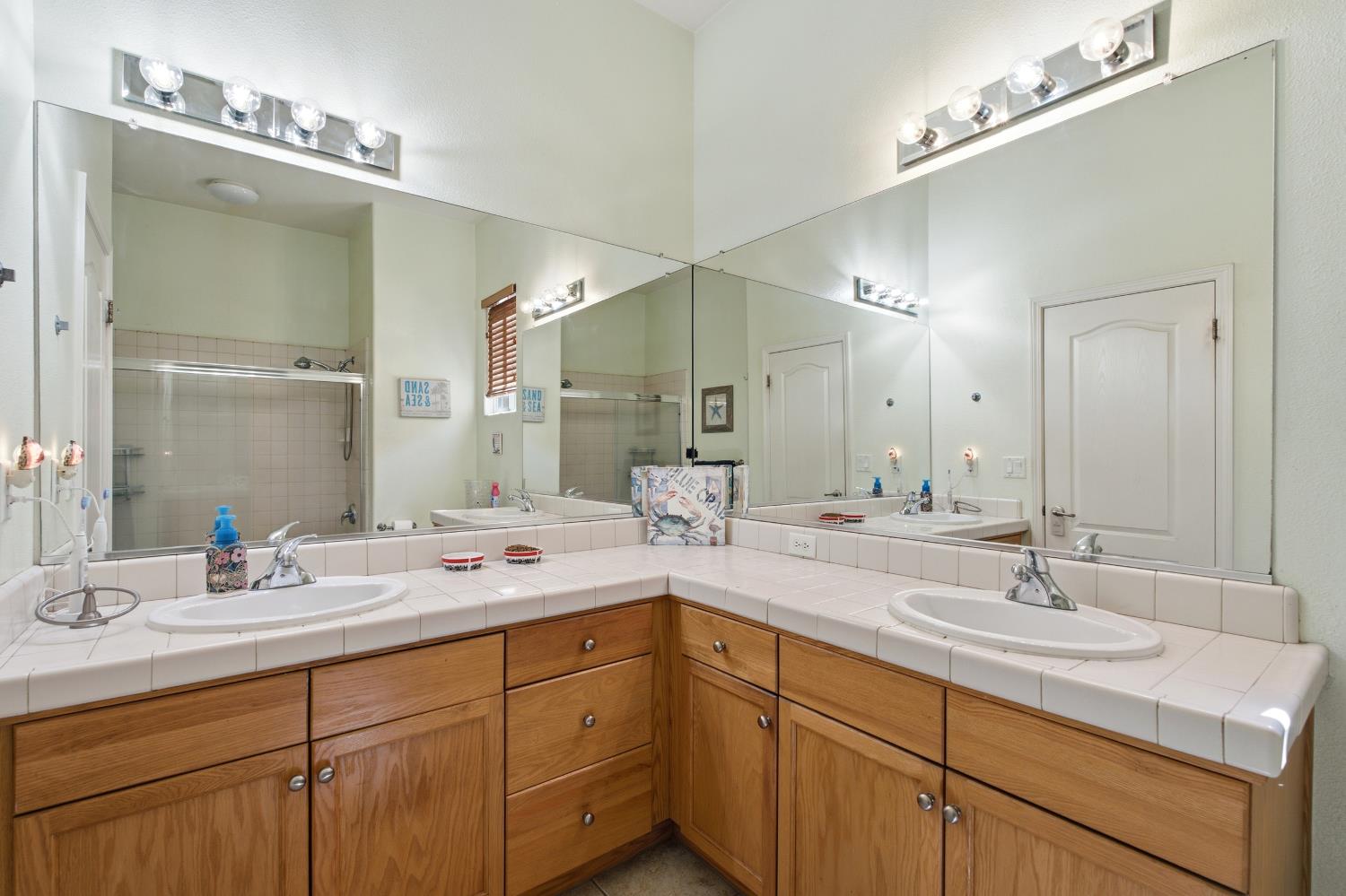 2140 Serena Ave, Clovis, CA 93619