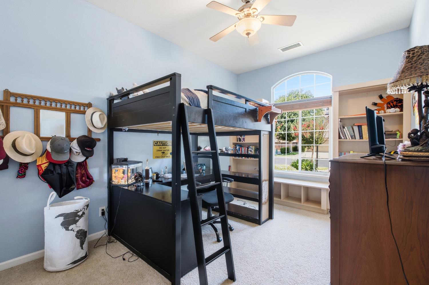 2140 Serena Ave, Clovis, CA 93619