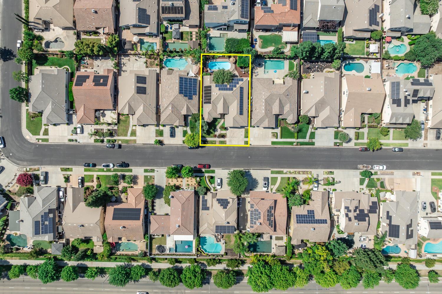 2140 Serena Ave, Clovis, CA 93619
