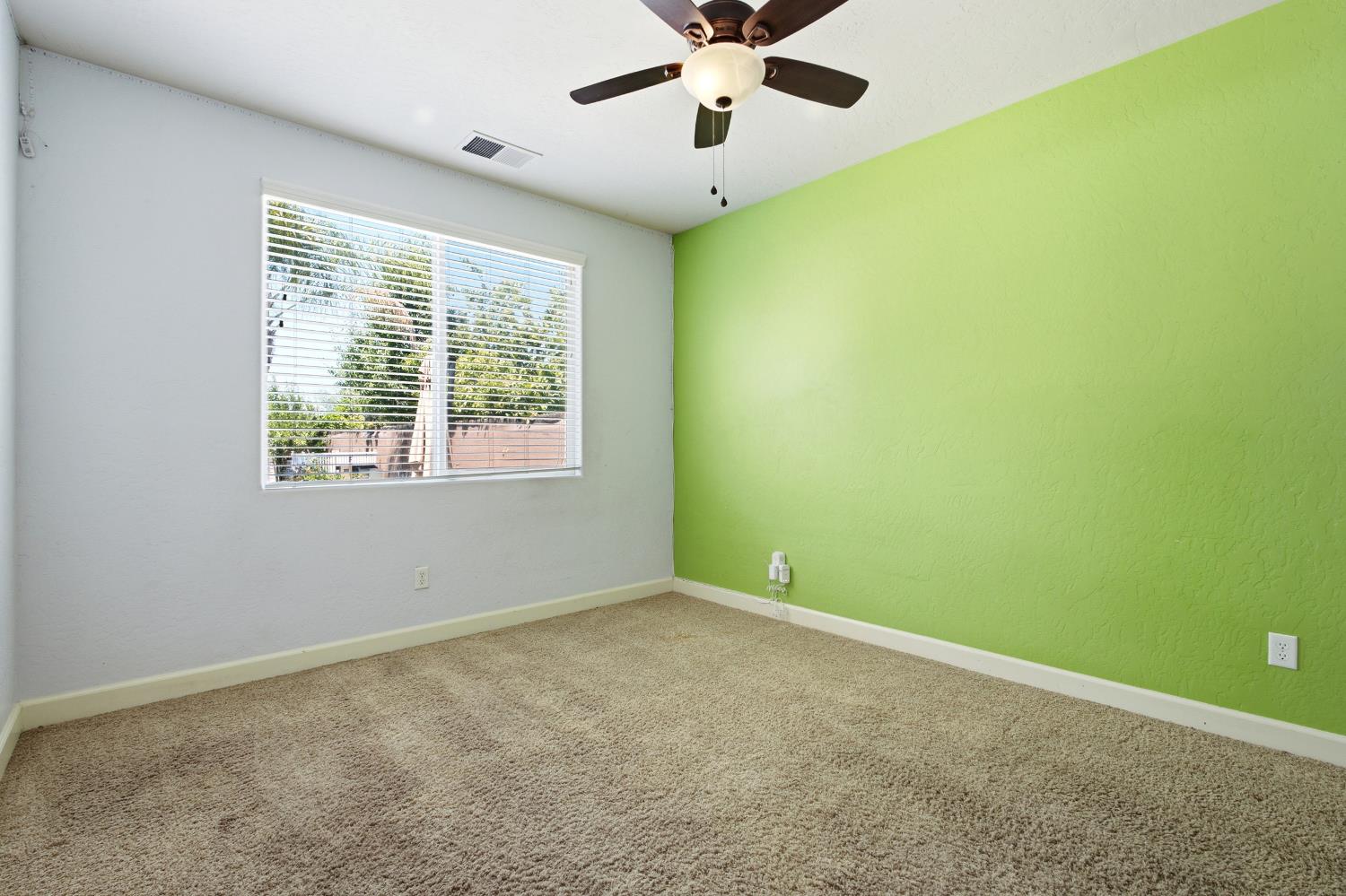 7082 E Ramona Way, Fresno, CA 93737