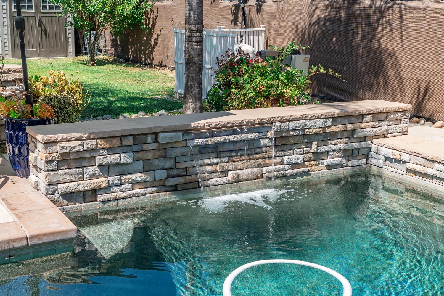 7082 E Ramona Way, Fresno, CA 93737