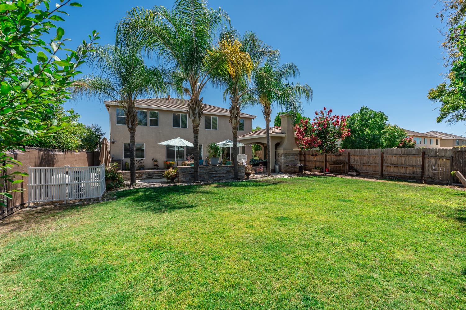 7082 E Ramona Way, Fresno, CA 93737