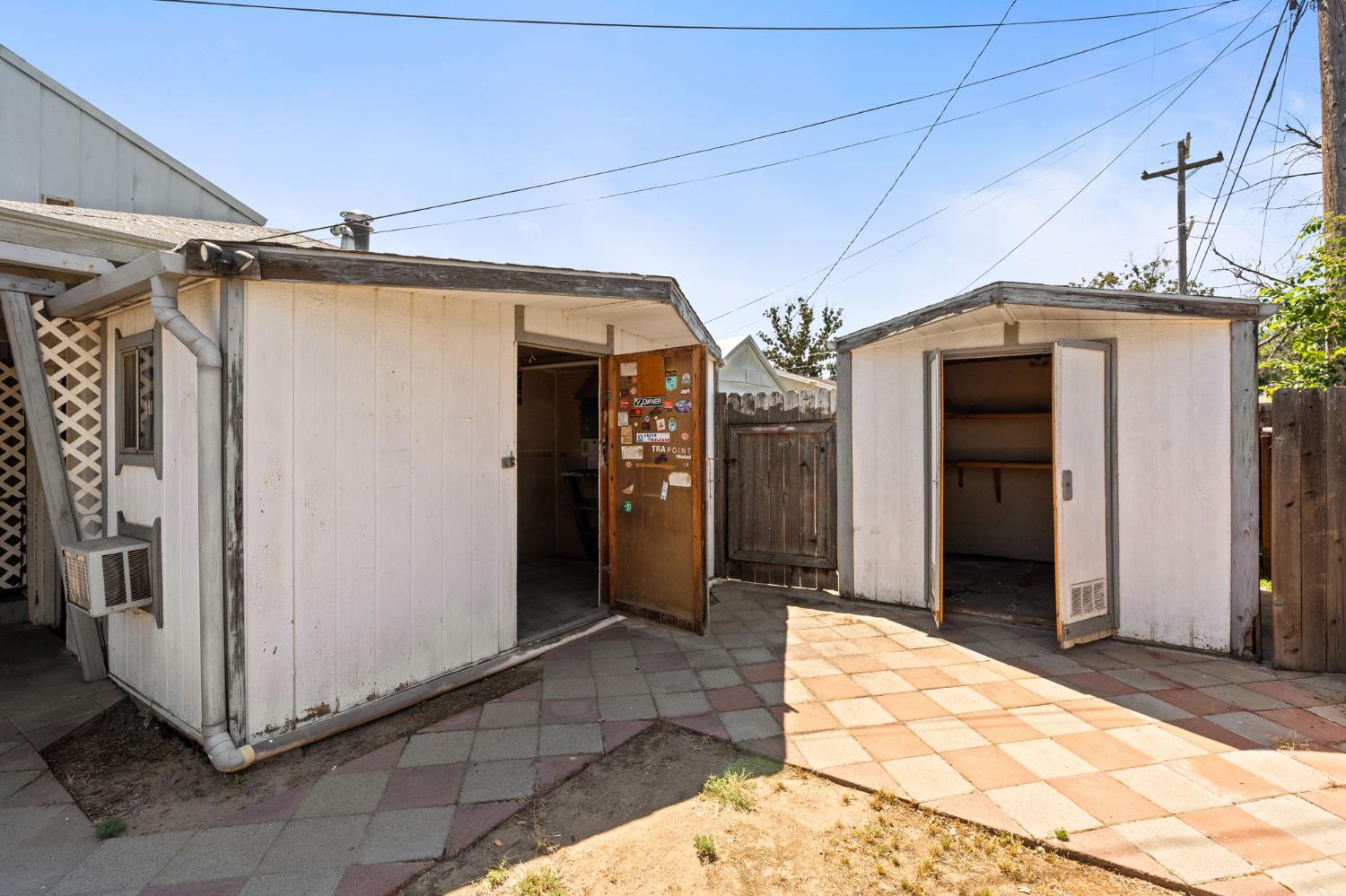 1542 W Sussex Way, Fresno, CA 93705