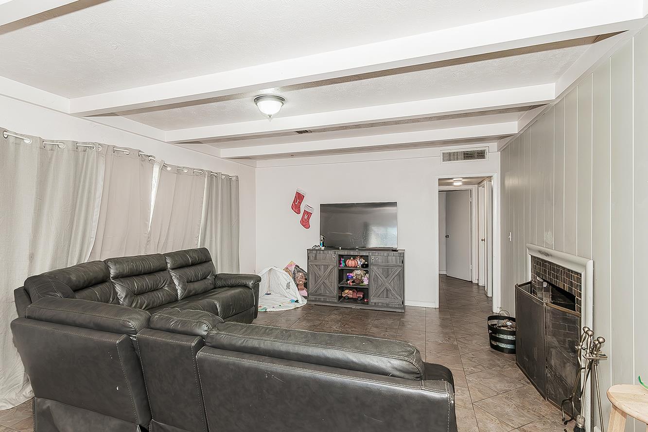 17209 E Floral Ave, Reedley, CA 93654