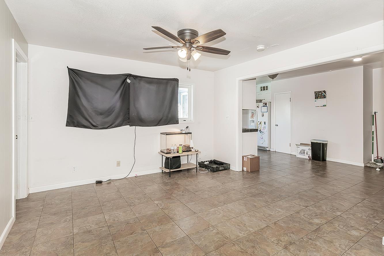 17209 E Floral Ave, Reedley, CA 93654