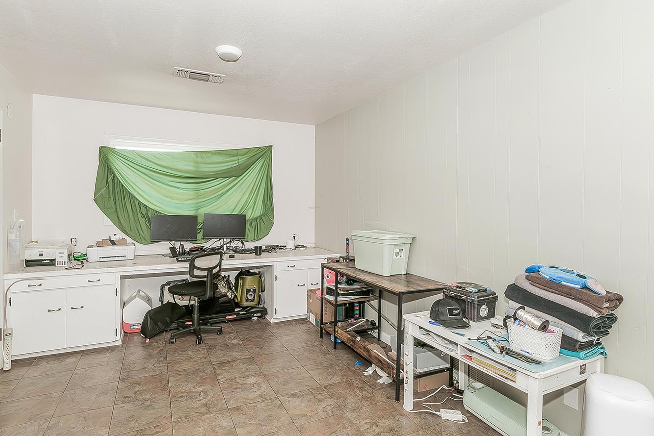 17209 E Floral Ave, Reedley, CA 93654