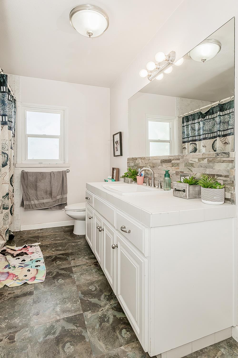 17209 E Floral Ave, Reedley, CA 93654