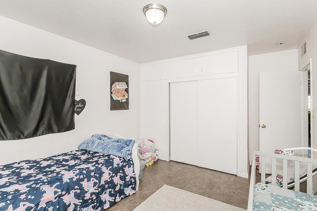 17209 E Floral Ave, Reedley, CA 93654