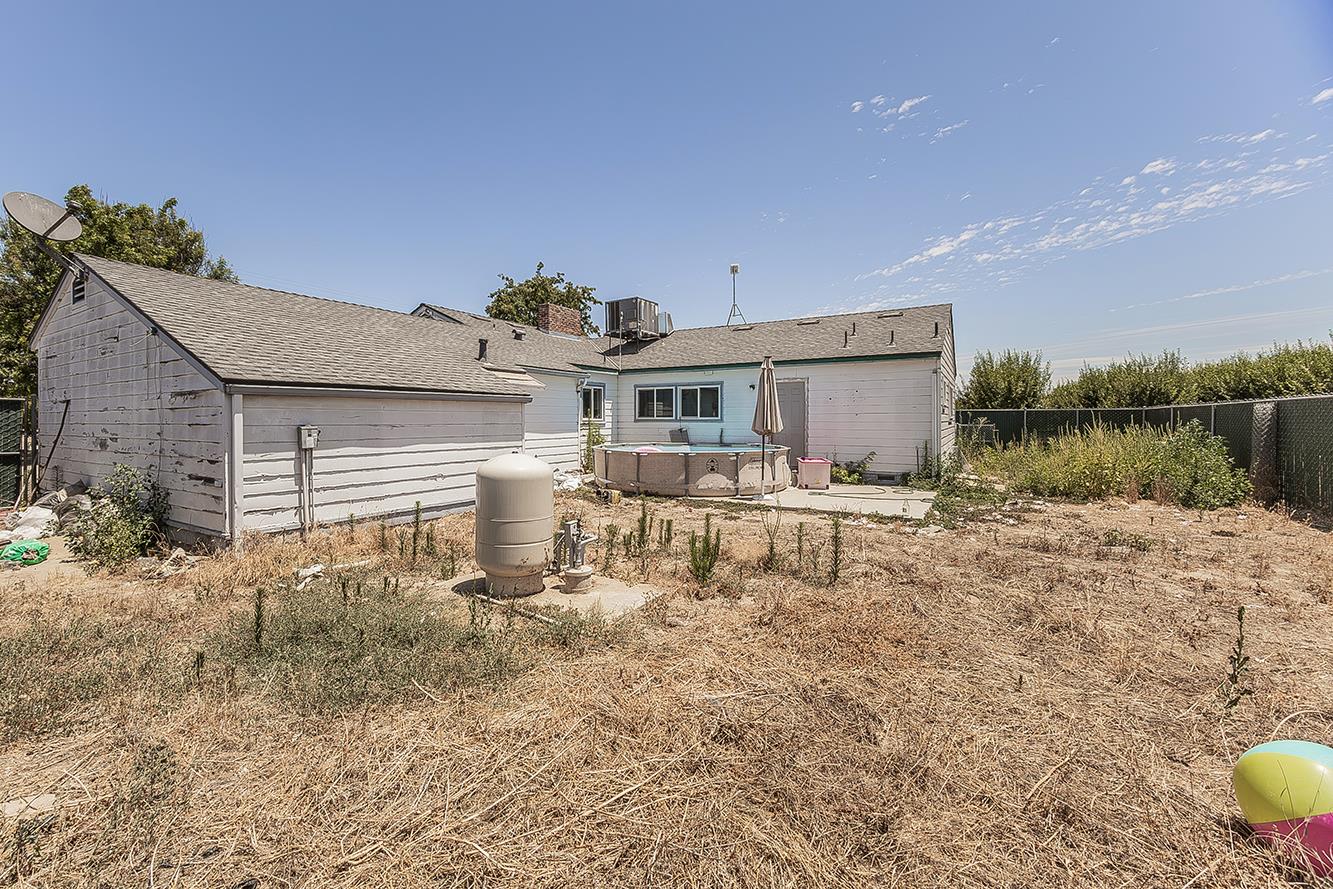 17209 E Floral Ave, Reedley, CA 93654