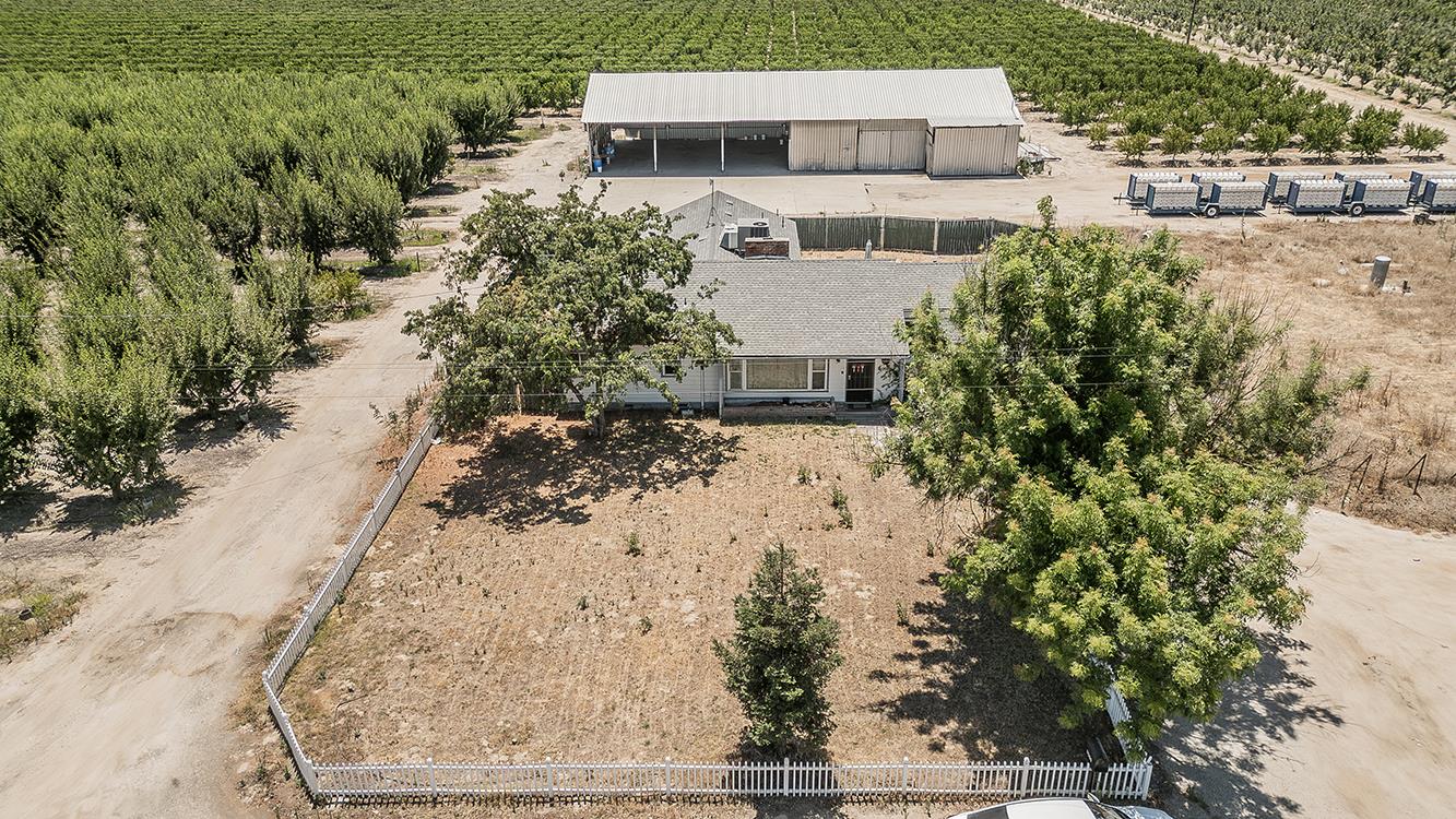 17209 E Floral Ave, Reedley, CA 93654
