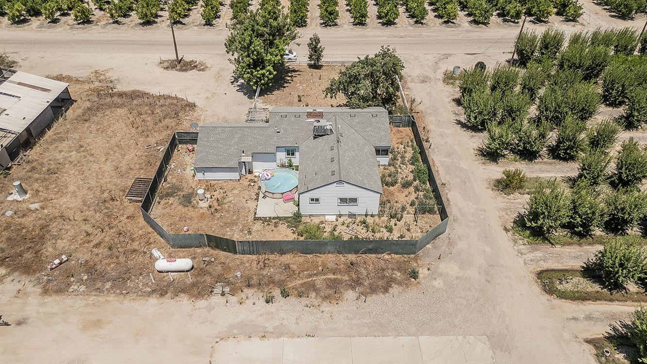 17209 E Floral Ave, Reedley, CA 93654