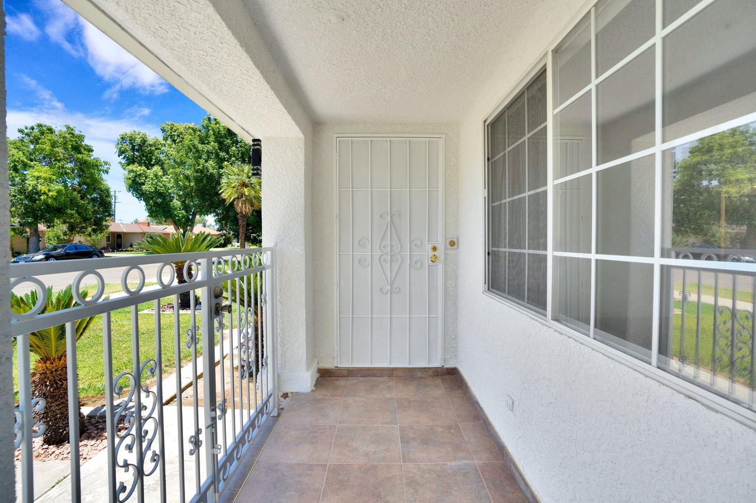 3678 N Thesta St, Fresno, CA 93726