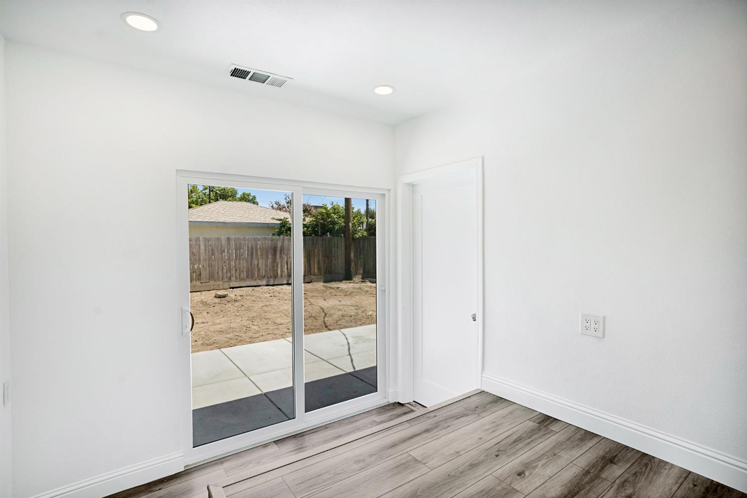 3678 N Thesta St, Fresno, CA 93726