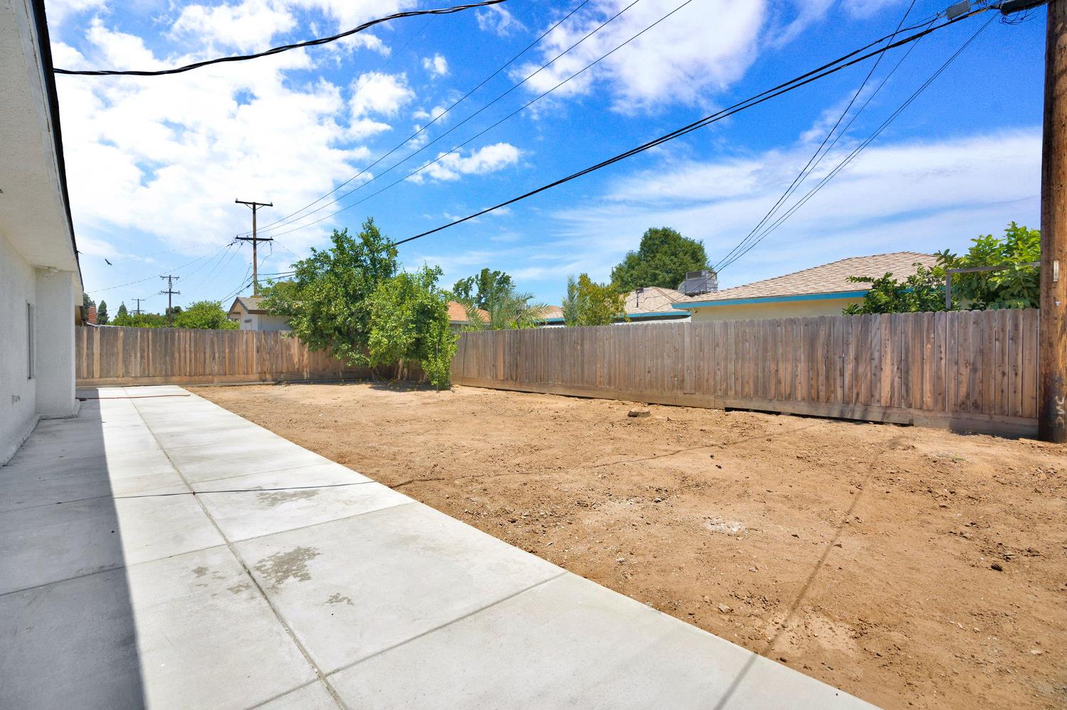 3678 N Thesta St, Fresno, CA 93726