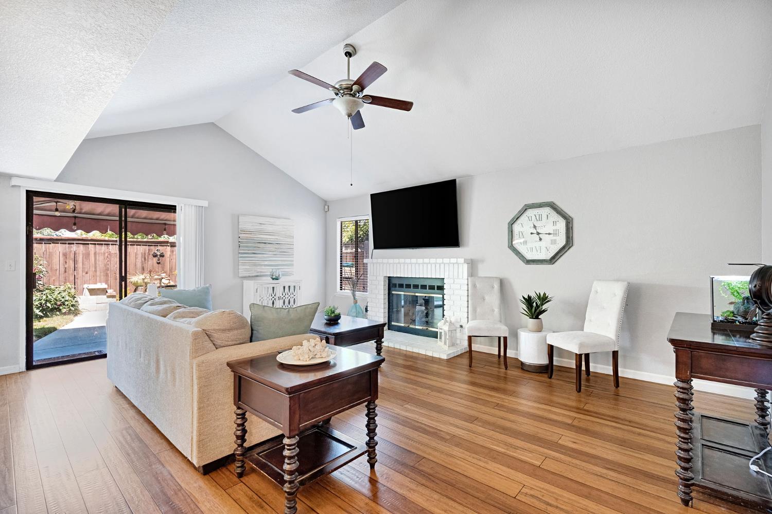 467 E Alluvial Ave #104, Fresno, CA 93720