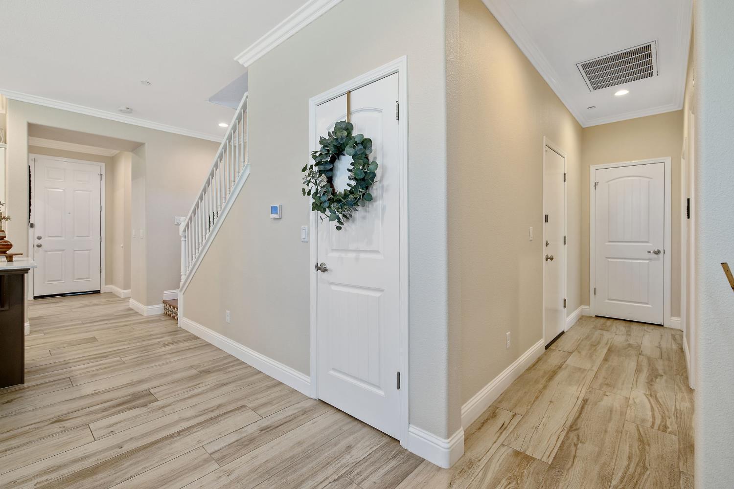 908 Tuscany Ct, Lemoore, CA 93245