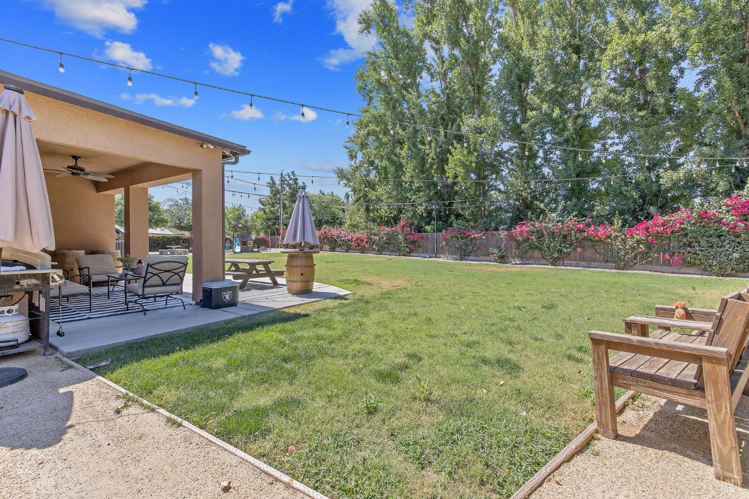908 Tuscany Ct, Lemoore, CA 93245