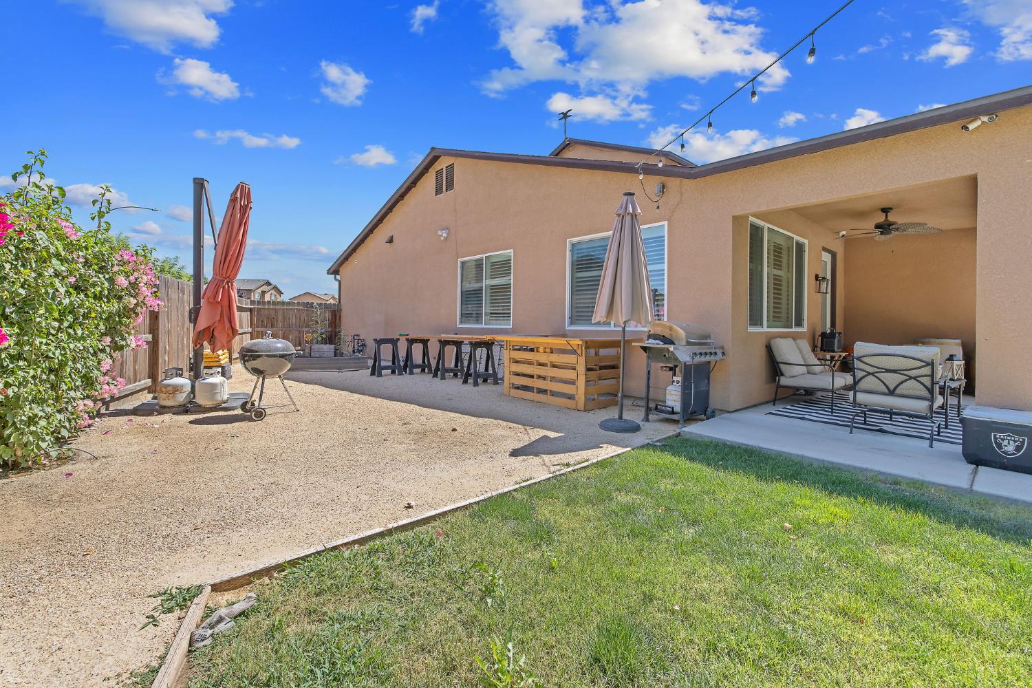 908 Tuscany Ct, Lemoore, CA 93245
