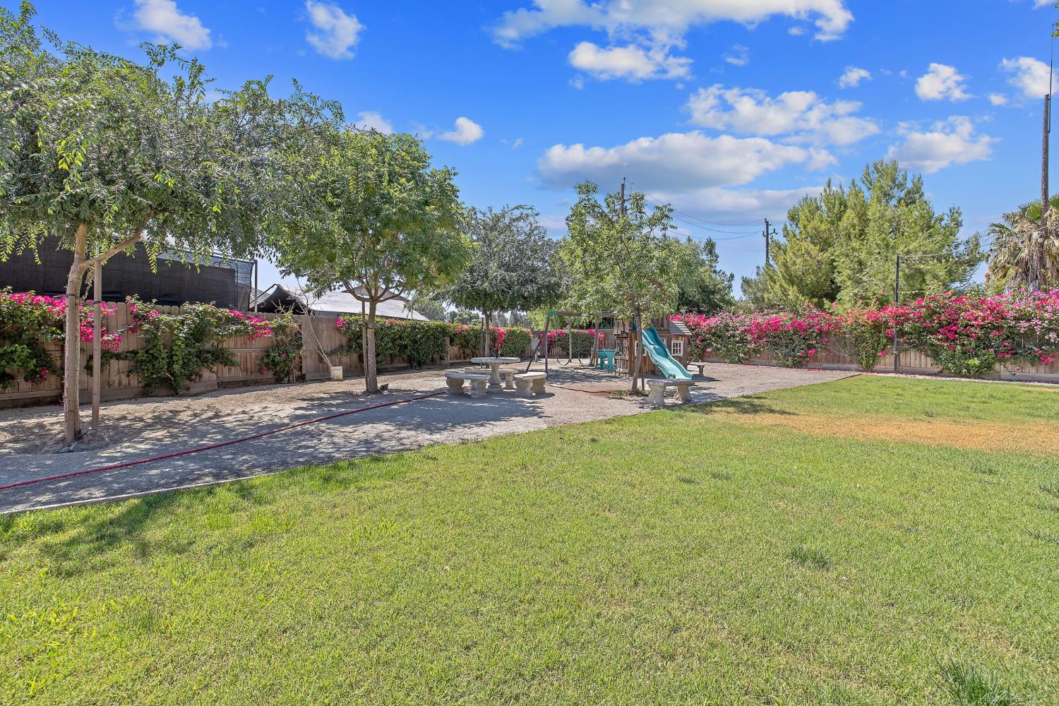 908 Tuscany Ct, Lemoore, CA 93245