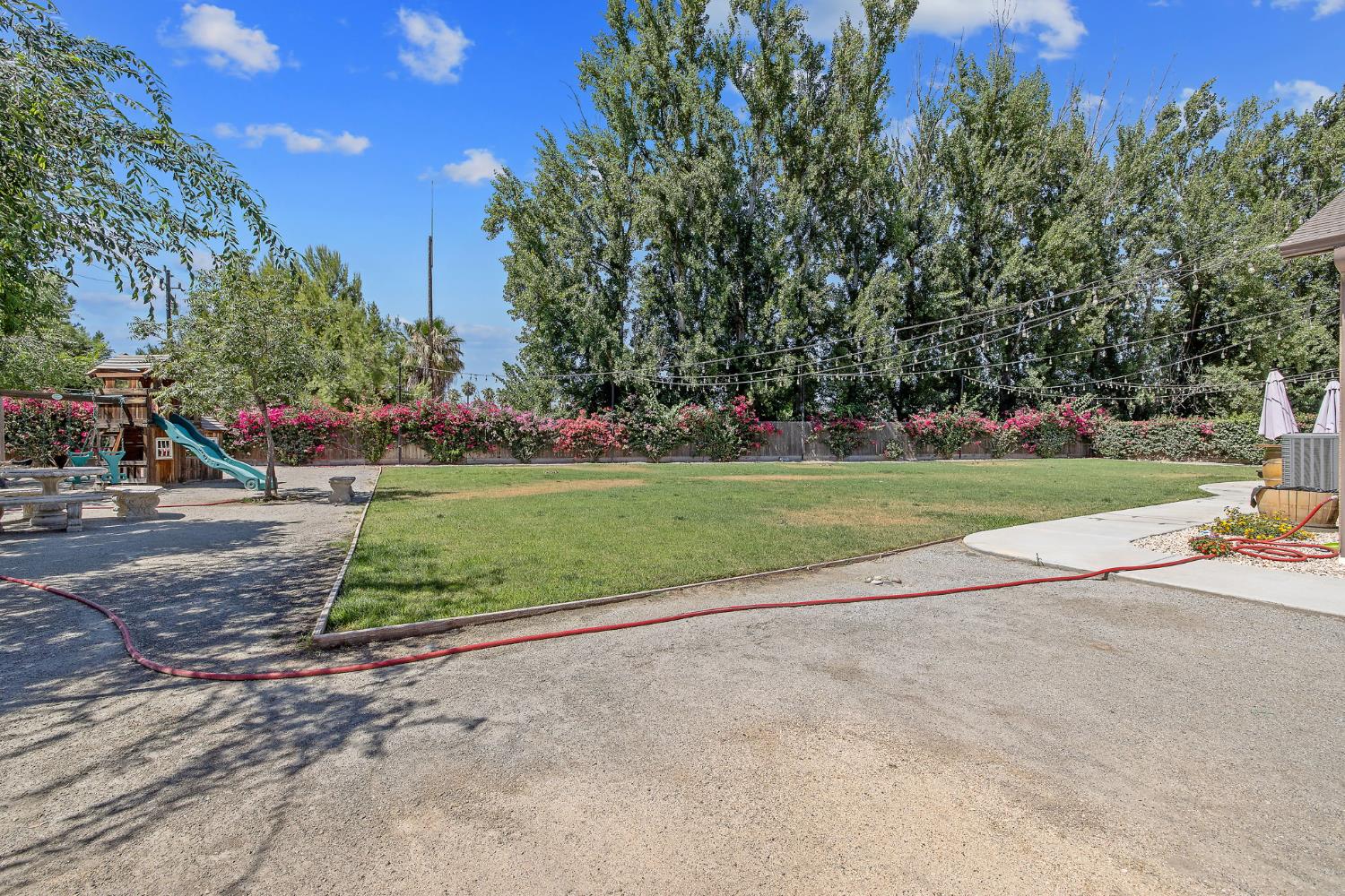 908 Tuscany Ct, Lemoore, CA 93245